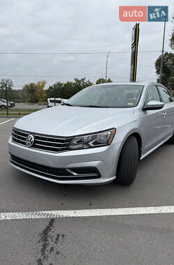 Седан Volkswagen Passat 2018 в Киеве Седан Volkswagen Passat 2018 в Киеве