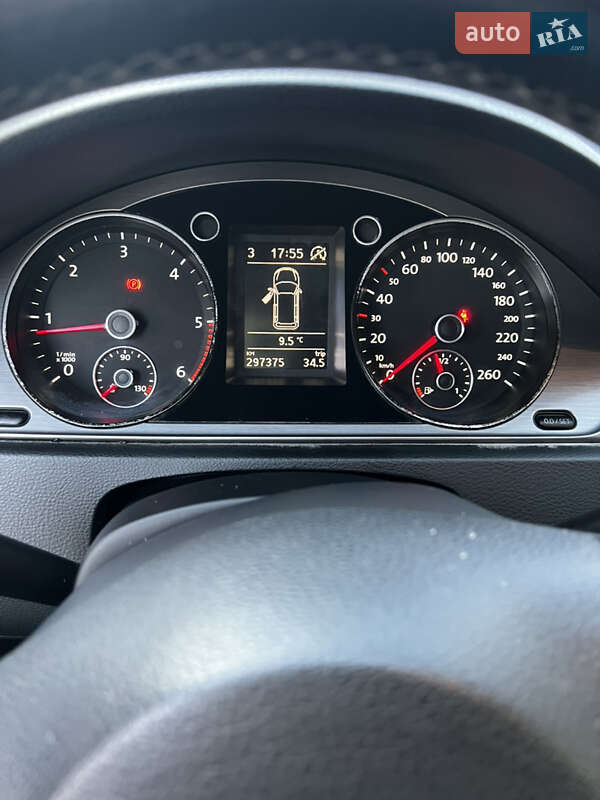 Универсал Volkswagen Passat 2012 в Кельменцах