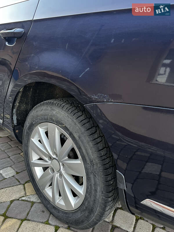 Универсал Volkswagen Passat 2012 в Кельменцах