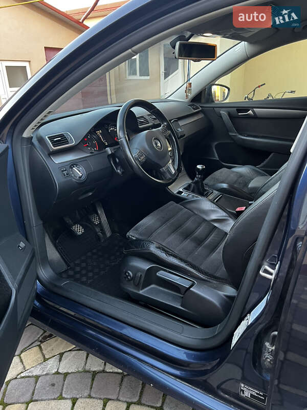 Универсал Volkswagen Passat 2012 в Кельменцах