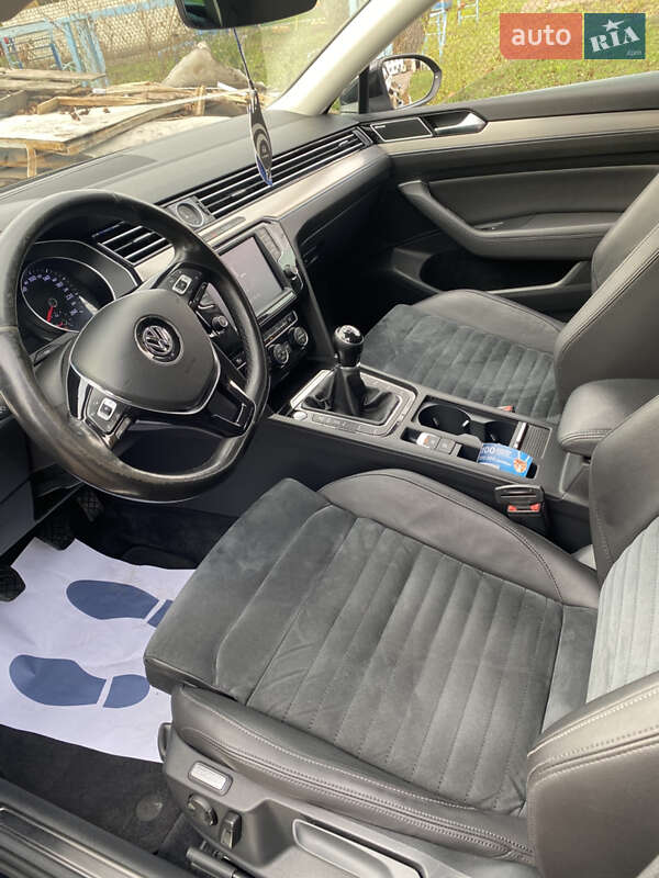 Універсал Volkswagen Passat 2016 в Луцьку