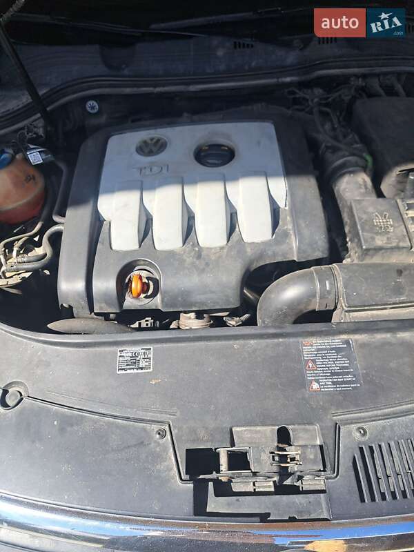 Седан Volkswagen Passat 2008 в Ивано-Франковске