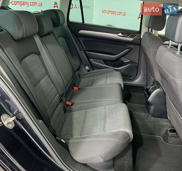 Універсал Volkswagen Passat 2021 в Львові