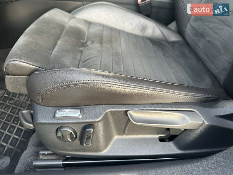 Седан Volkswagen Passat 2016 в Одессе