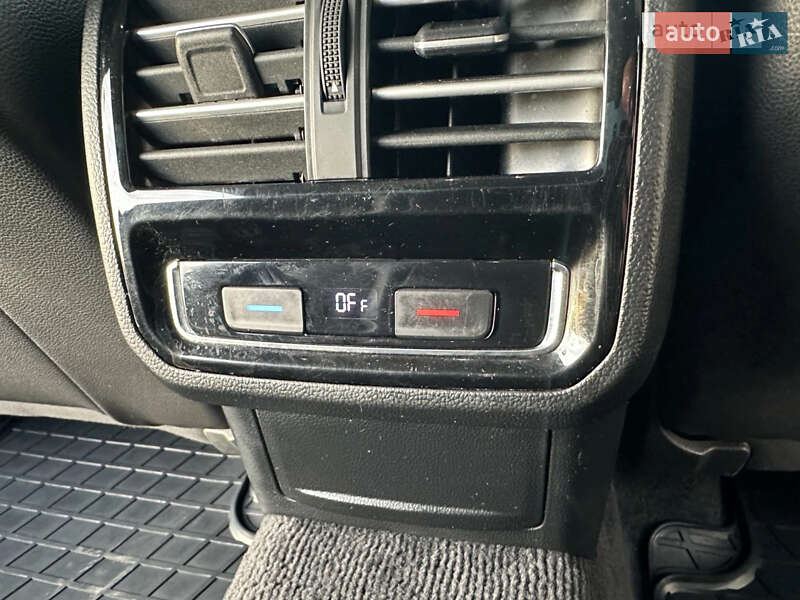 Седан Volkswagen Passat 2016 в Одессе