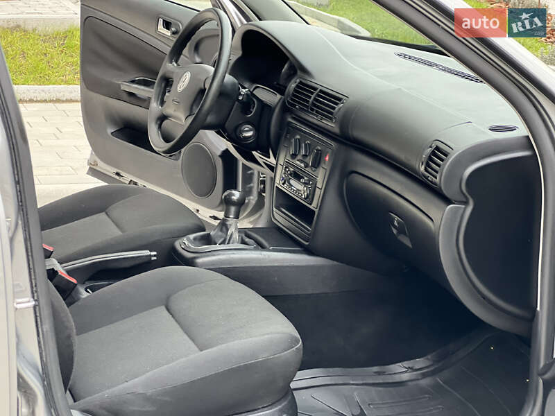 Седан Volkswagen Passat 2001 в Тернополе