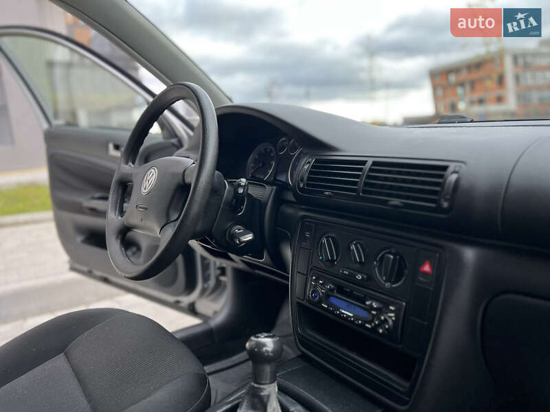 Седан Volkswagen Passat 2001 в Тернополе