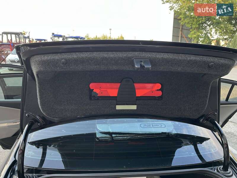 Седан Volkswagen Passat 2006 в Ивано-Франковске