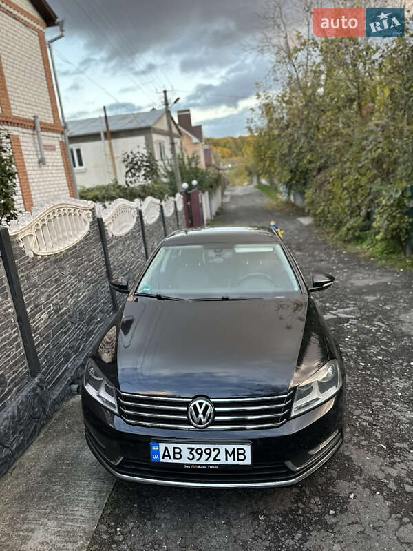 Седан Volkswagen Passat 2014 в Хмельницком