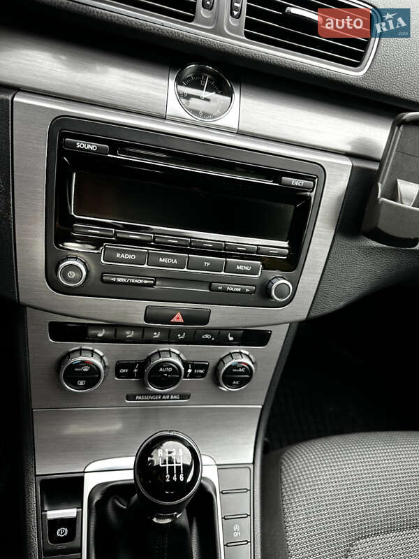 Седан Volkswagen Passat 2014 в Хмельницком