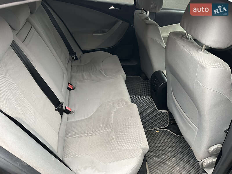 Седан Volkswagen Passat 2005 в Крюківщині