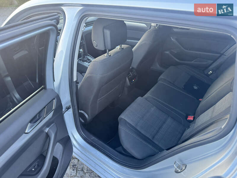 Універсал Volkswagen Passat 2021 в Києві