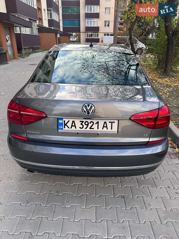 Седан Volkswagen Passat 2016 в Киеве