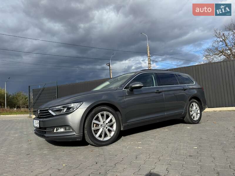 Универсал Volkswagen Passat 2015 в Черновцах