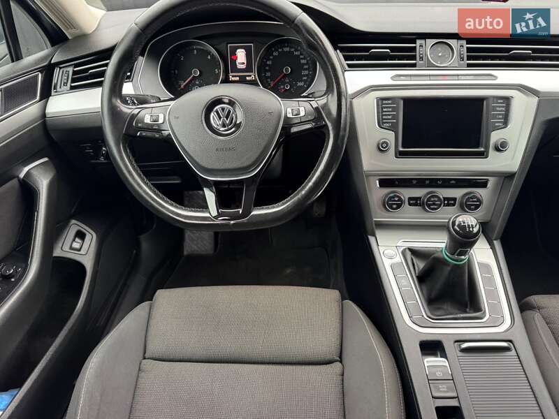 Универсал Volkswagen Passat 2015 в Черновцах