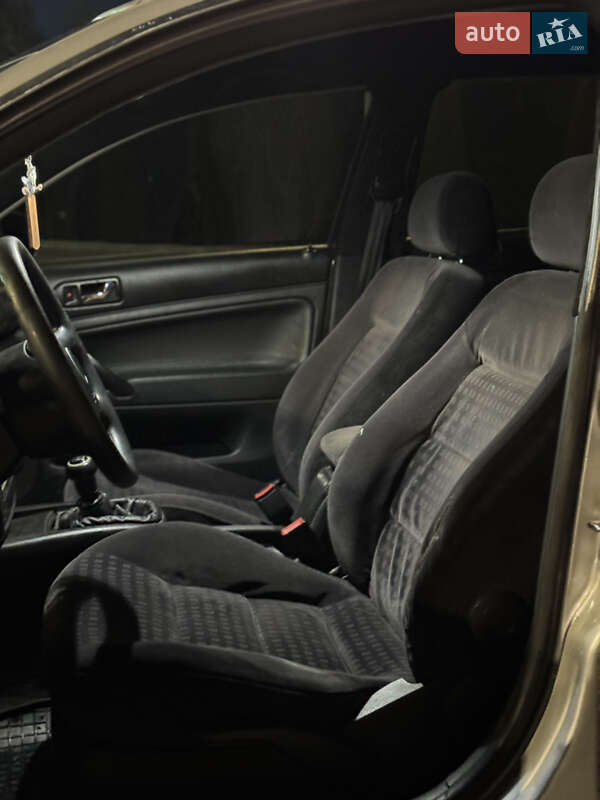 Універсал Volkswagen Passat 2001 в Хмельницькому