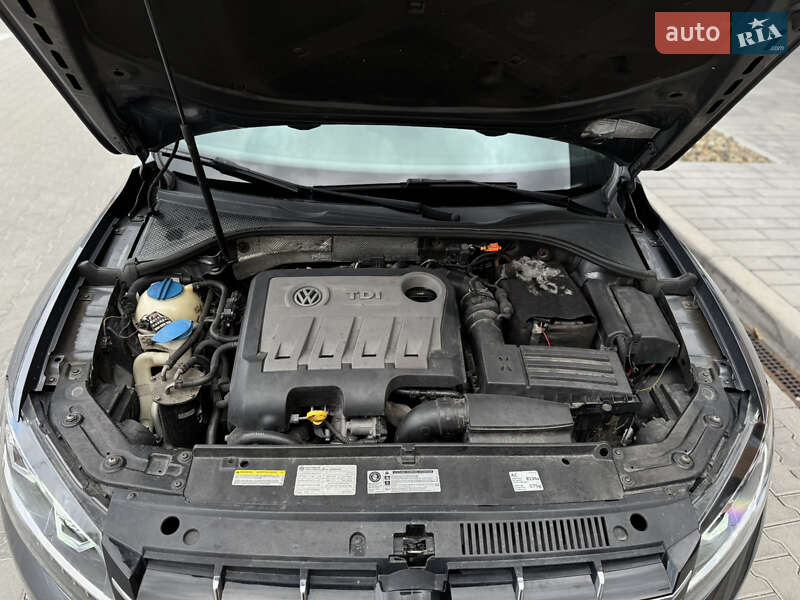 Седан Volkswagen Passat 2014 в Киеве