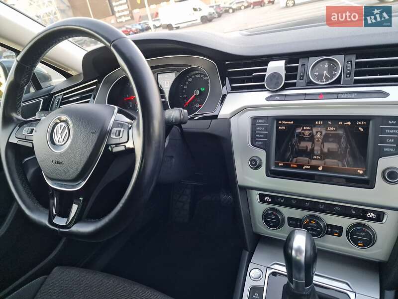 Універсал Volkswagen Passat 2015 в Києві фото 17 Універсал Volkswagen Passat 2015 в Києві