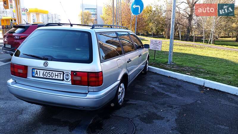 Универсал Volkswagen Passat 1994 в Киеве