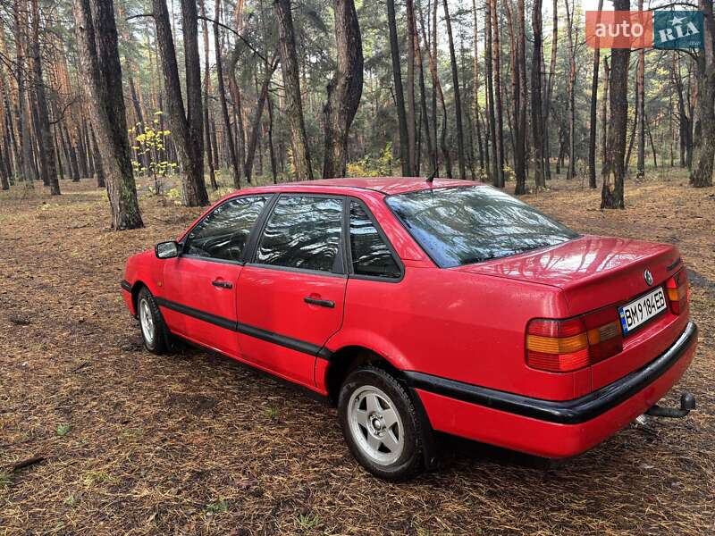 Седан Volkswagen Passat 1993 в Ахтырке