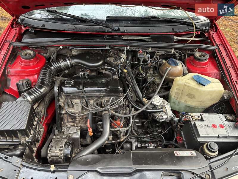 Седан Volkswagen Passat 1993 в Ахтырке