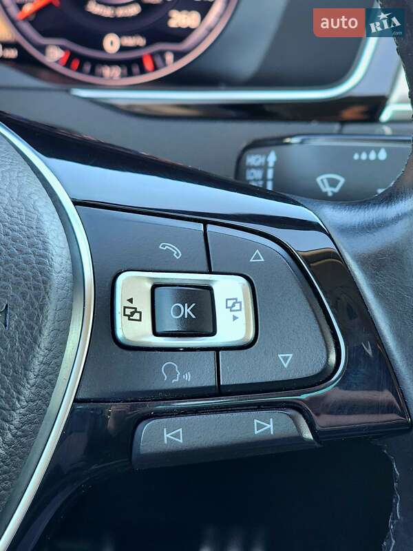 Седан Volkswagen Passat 2015 в Черновцах