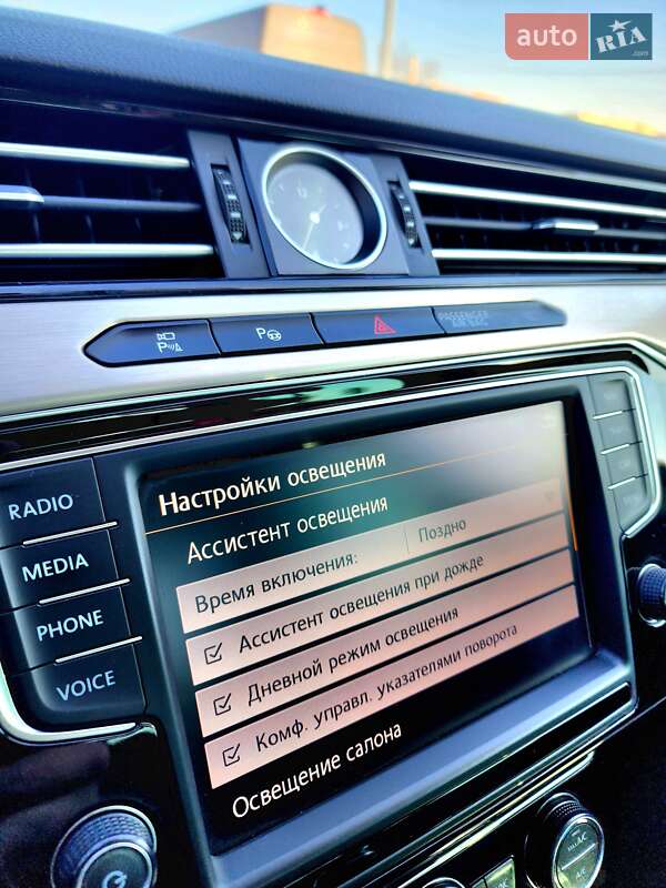 Седан Volkswagen Passat 2015 в Черновцах