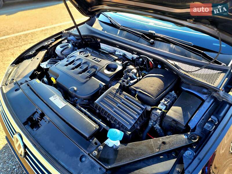 Седан Volkswagen Passat 2015 в Черновцах