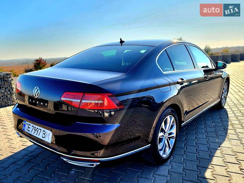 Седан Volkswagen Passat 2015 в Черновцах