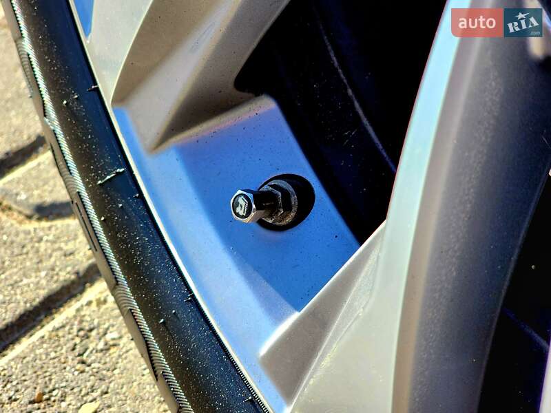 Седан Volkswagen Passat 2015 в Черновцах