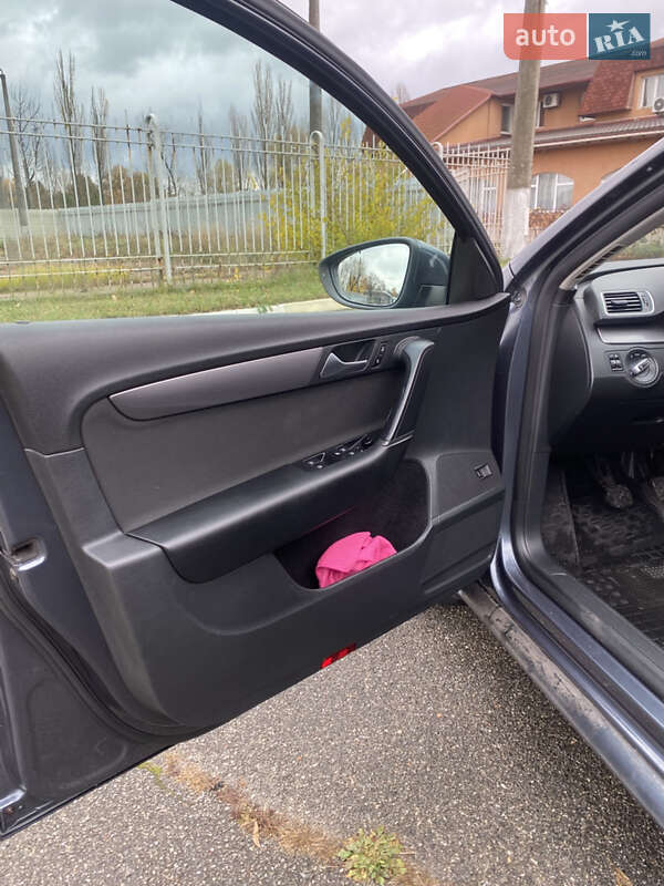 Универсал Volkswagen Passat 2011 в Киеве фото 7 Универсал Volkswagen Passat 2011 в Киеве