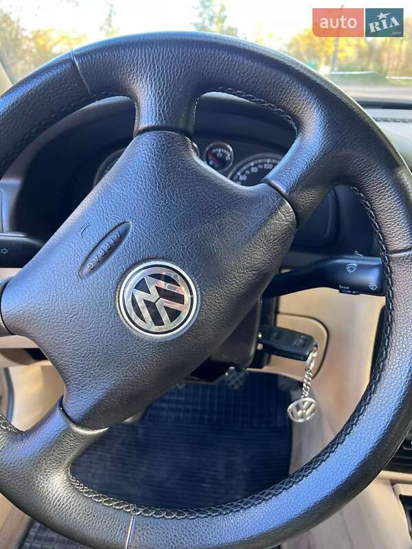 Седан Volkswagen Passat 2002 в Емильчине фото 3 Седан Volkswagen Passat 2002 в Емильчине