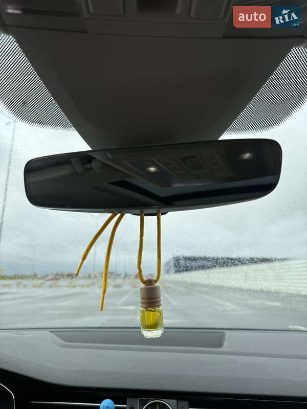 Универсал Volkswagen Passat 2017 в Львове фото 34 Универсал Volkswagen Passat 2017 в Львове