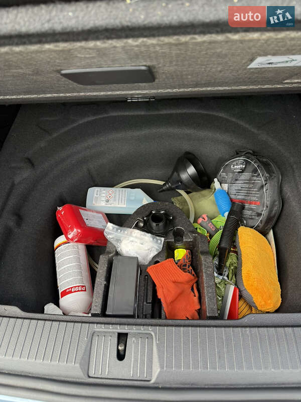 Универсал Volkswagen Passat 2017 в Львове фото 43 Универсал Volkswagen Passat 2017 в Львове