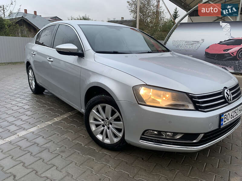 Седан Volkswagen Passat 2011 в Монастириській