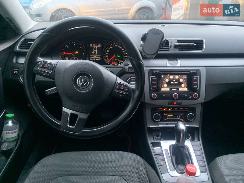 Седан Volkswagen Passat 2011 в Монастириській