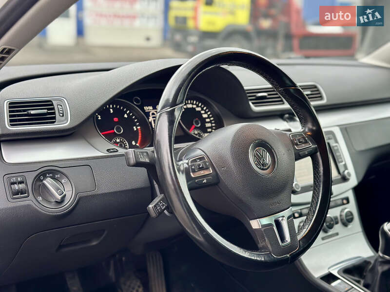 Седан Volkswagen Passat 2013 в Киеве фото 10 Седан Volkswagen Passat 2013 в Киеве