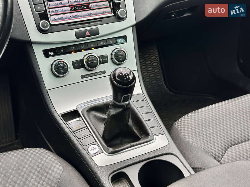 Седан Volkswagen Passat 2013 в Киеве фото 15 Седан Volkswagen Passat 2013 в Киеве