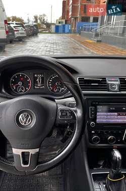 Седан Volkswagen Passat 2013 в Василькові