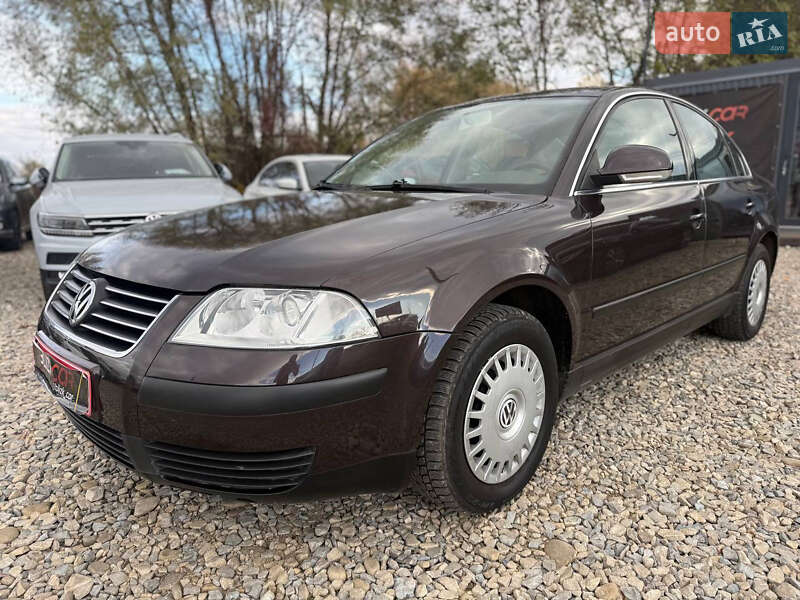 Седан Volkswagen Passat 2004 в Коломые