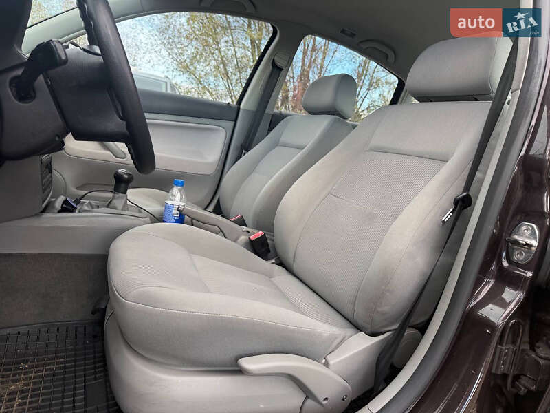 Седан Volkswagen Passat 2004 в Коломые