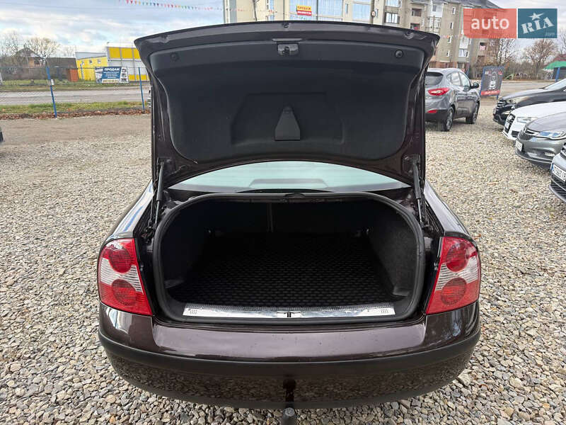 Седан Volkswagen Passat 2004 в Коломые