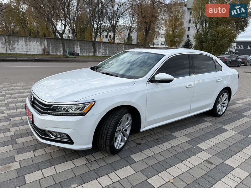 Седан Volkswagen Passat 2017 в Львові