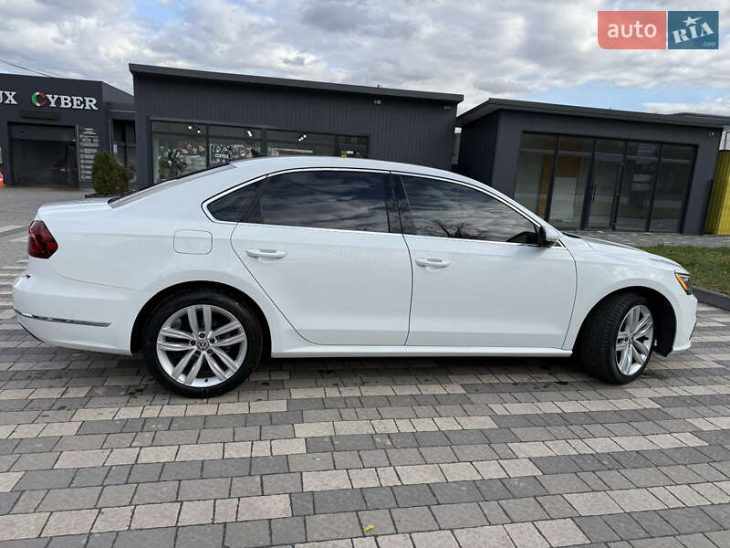Седан Volkswagen Passat 2017 в Львові