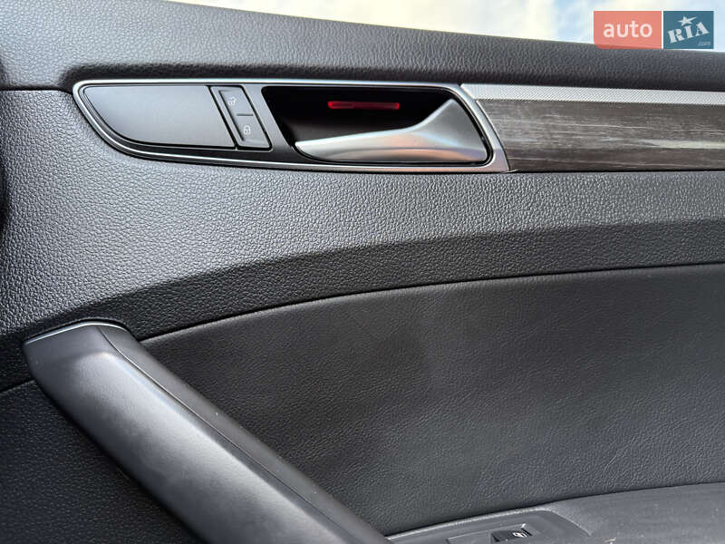 Седан Volkswagen Passat 2017 в Львові