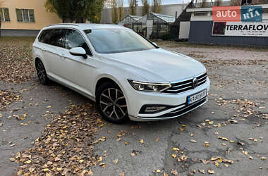 Універсал Volkswagen Passat 2020 в Києві