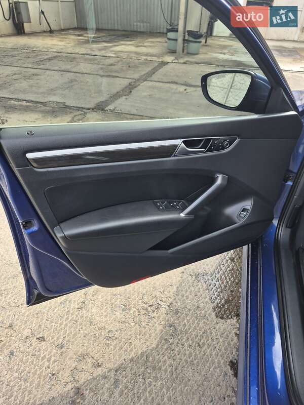 Седан Volkswagen Passat 2016 в Александрие