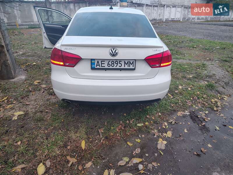 Седан Volkswagen Passat 2013 в Каменском