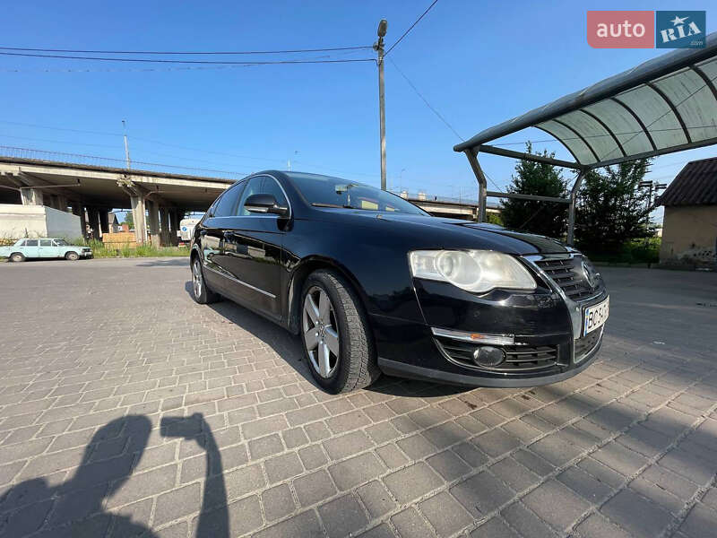 Седан Volkswagen Passat 2010 в Львове