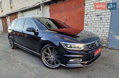 Универсал Volkswagen Passat 2016 в Киеве